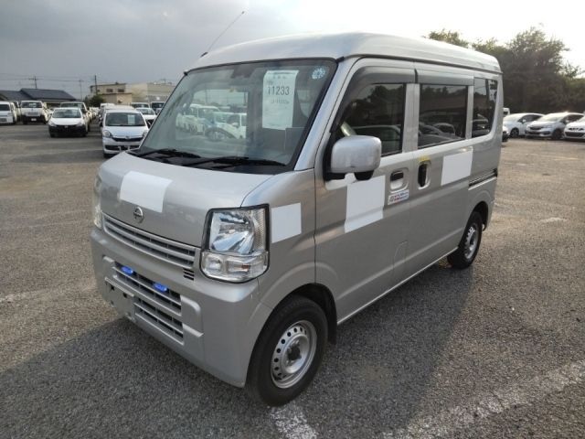 11233 Nissan Clipper van DR17V 2017 г. (LUM Tokyo Nyusatsu)